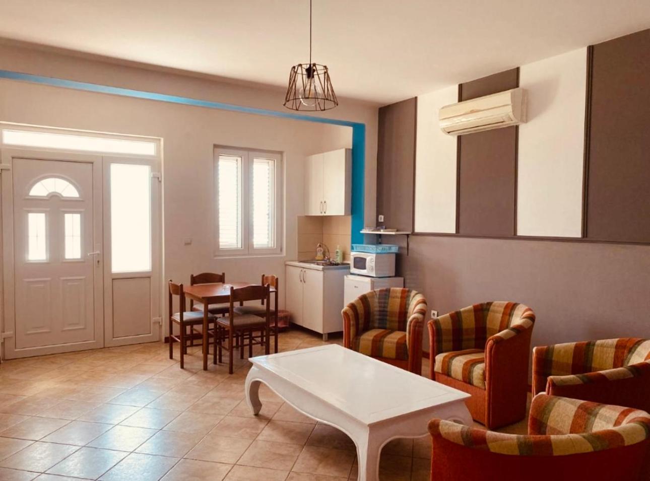 Felix Aparthotel *